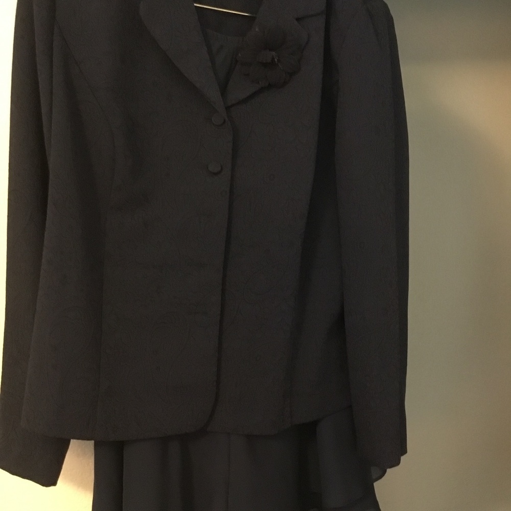 Miss Dorby, two piece suit